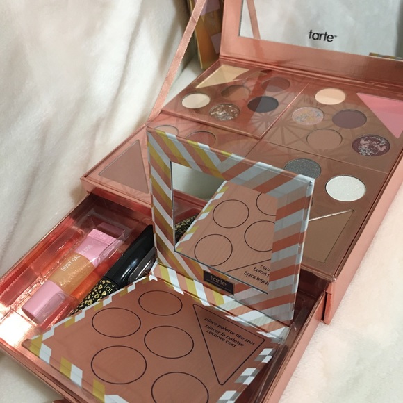 Tarte Eyeshadow/ Make up Gift Set - Picture 6 of 7